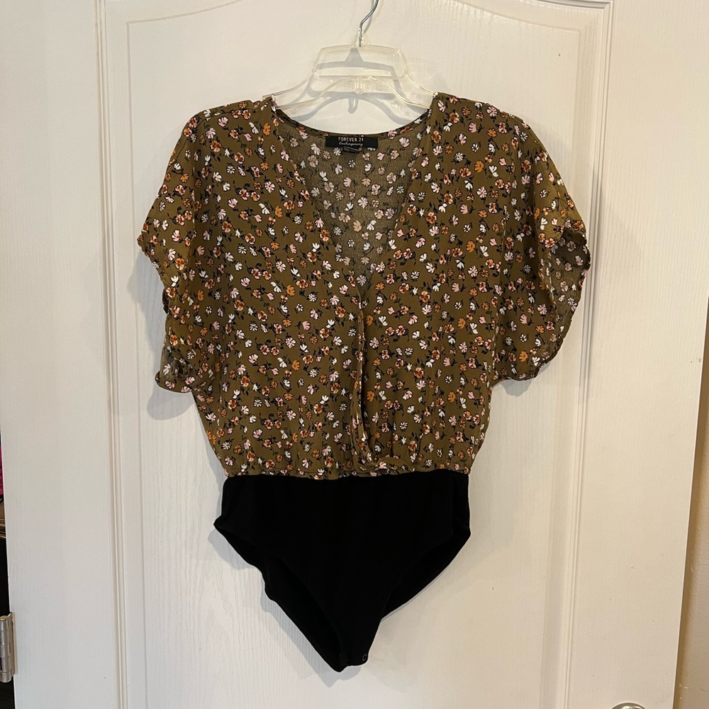 Forever 21 Contemporary Floral Bodysuit. Size xl